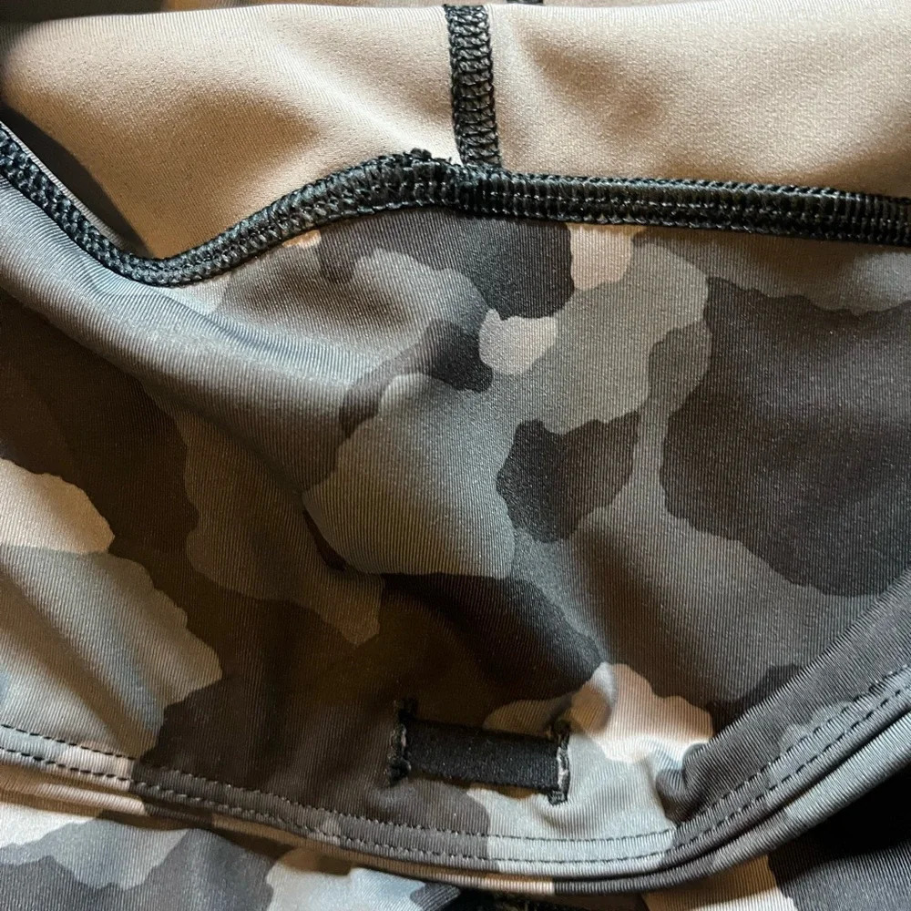 Athleta Lightning Camo 7/8 Tight - Picture 12 of 16
